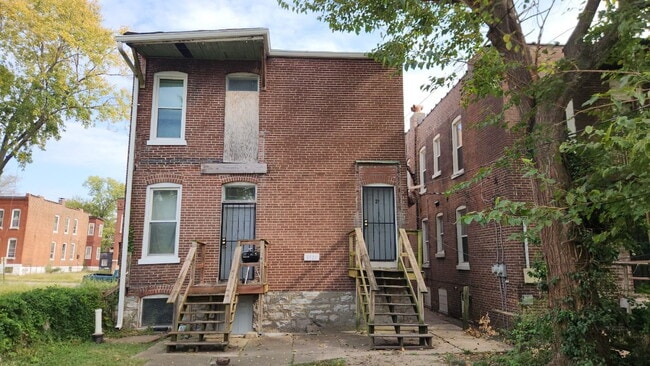 Foto del edificio - 3721 Iowa Ave