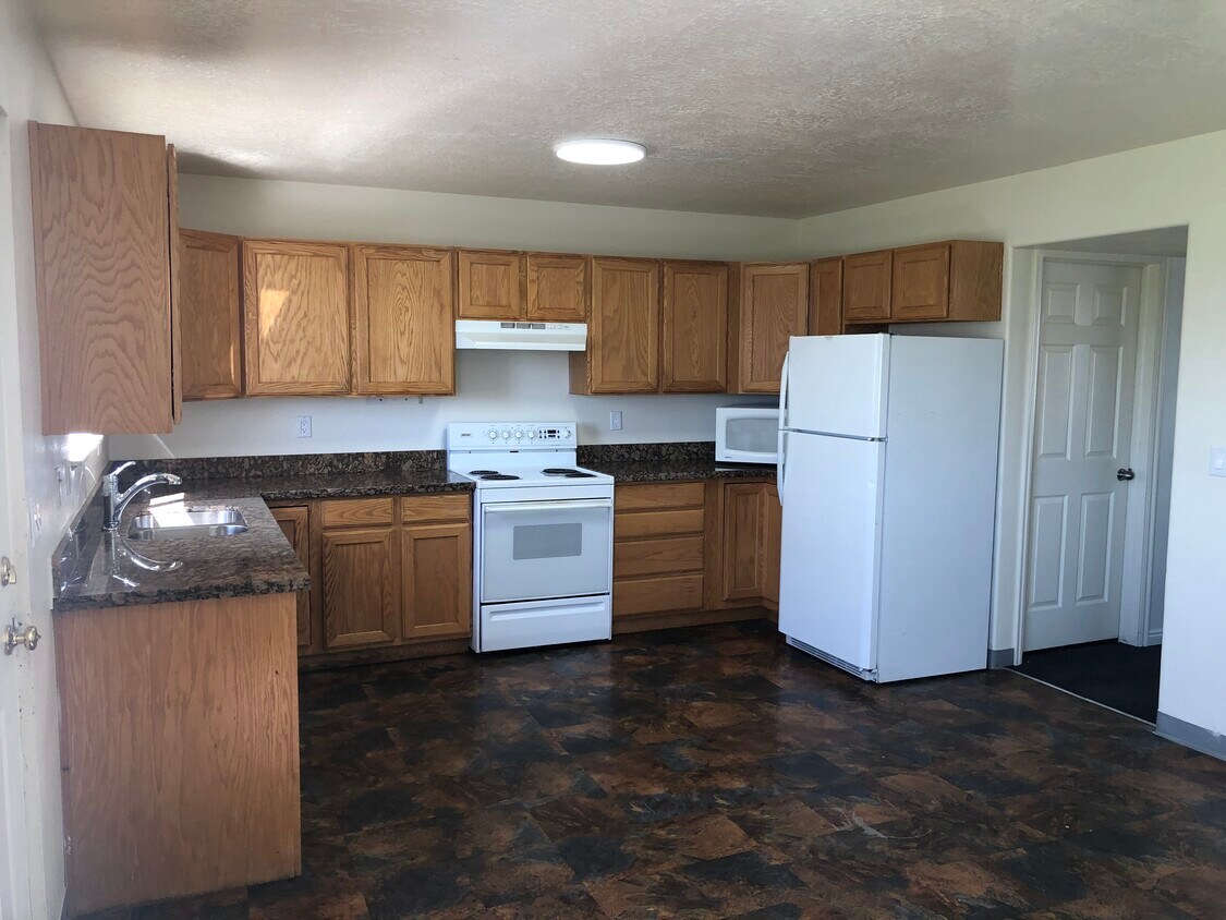 2505 W 450 N, Tremonton, UT 84337 Townhome Rentals in Tremonton UT