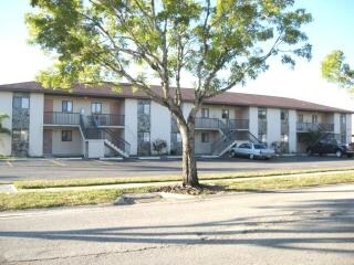 Primary Photo - 2640-2700 Park Windsor Dr