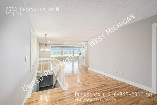 Building Photo - 7093 Peninsula Dr NE