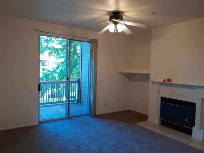 Building Photo - 1641 W Canal Cir