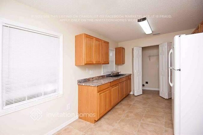 Foto del edificio - 1240 W 3rd St