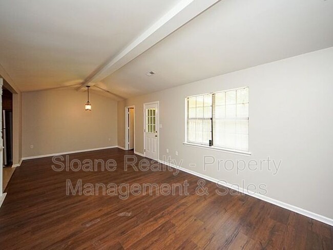 Building Photo - 7616 Valleyview Cir
