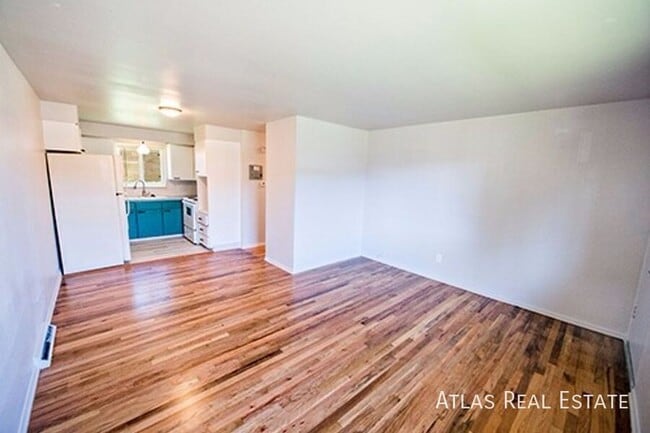 Building Photo - 1667 Fenton St