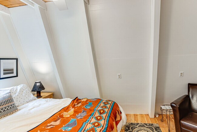 Foto del edificio - 420 N Pinecrest Dr