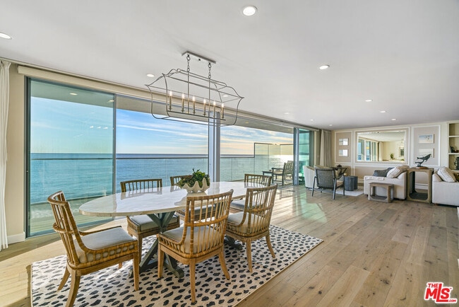 Building Photo - 27002 Malibu Cove Colony Dr