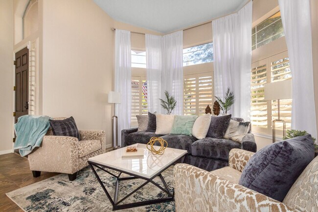 Foto del edificio - 2130 E Finley St