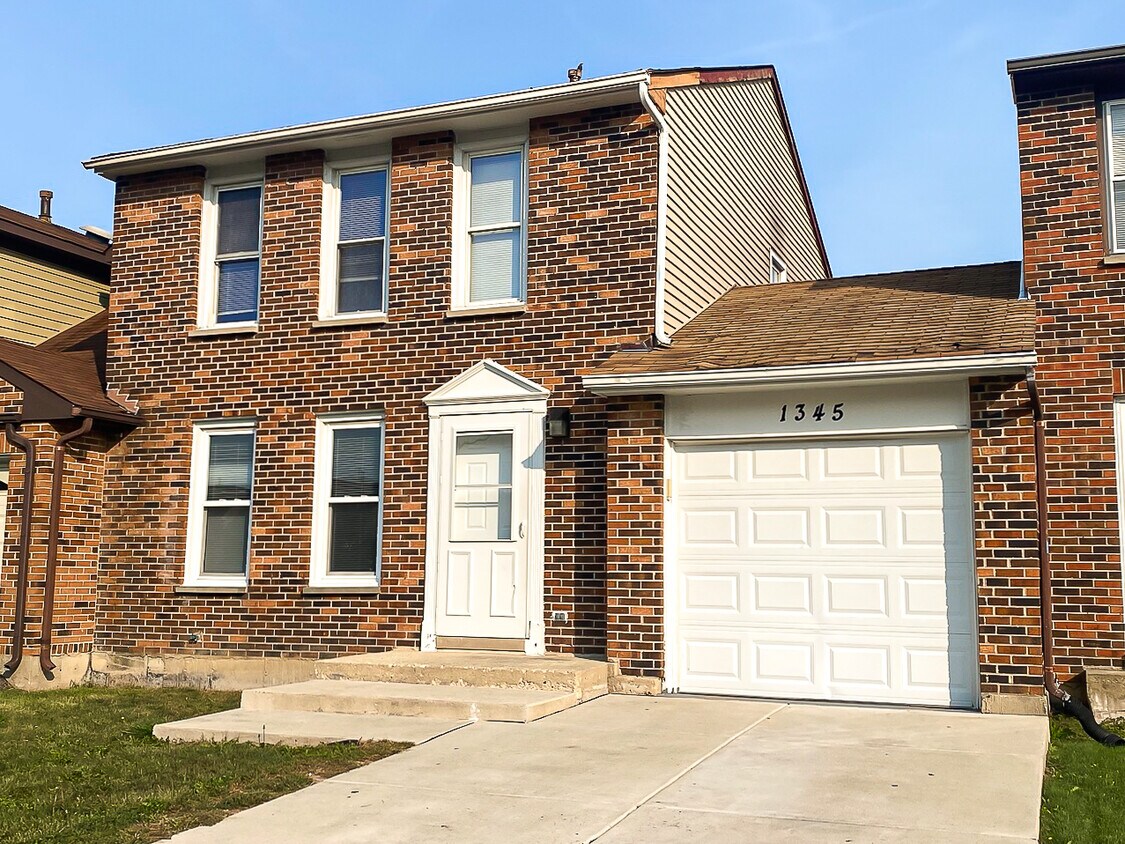 1345 Portsmouth Ct, Carol Stream, IL 60188 Townhome Rentals in Carol