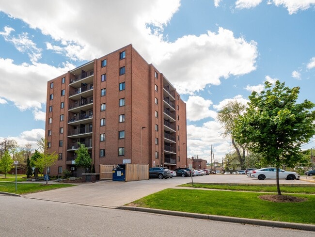 Building Photo - Askin Tower Apartments