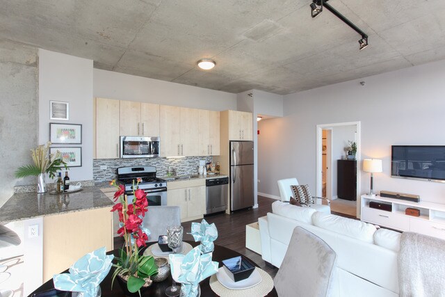 Building Photo - 235 W Van Buren St