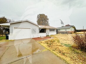 Building Photo - 2718 W Elm Ave