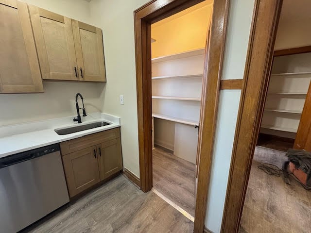 Foto del edificio - 3242 N Natchez Ave