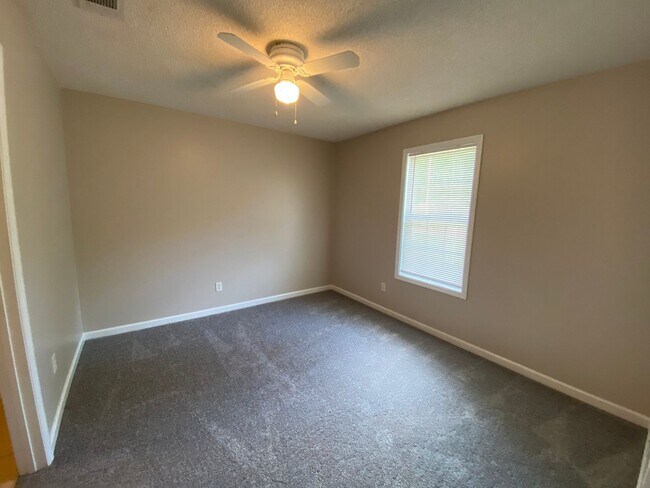 Foto del edificio - 215 Gard St