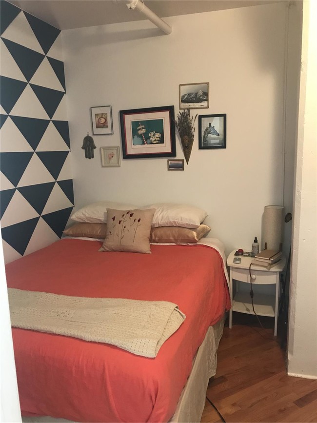 Foto del edificio - 468 Grand Ave