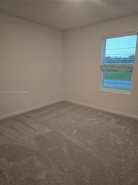 Foto del edificio - 16731 NW 144 St