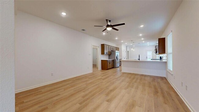Foto del edificio - 1023 Pecan Harvest Dr