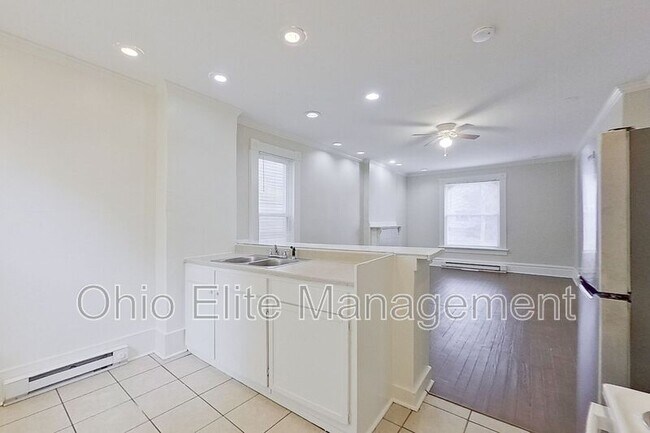 Foto del edificio - 1695 E Weber Rd