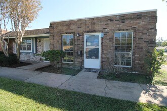 Building Photo - 219 W F St