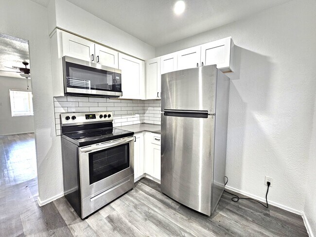 Foto del edificio - 1521 E Oak St