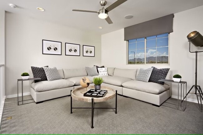 Building Photo - 3 Bed + Den + Loft near Cardinals Football...