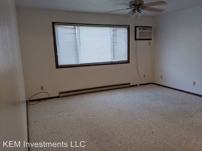 Building Photo - 505 1st St S