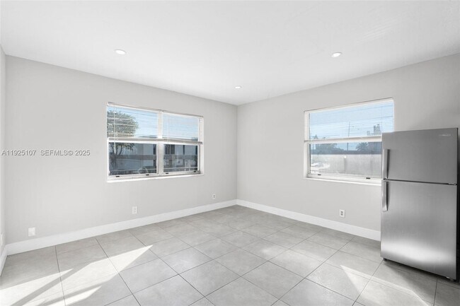 Foto del edificio - 4021 N Andrews Ave