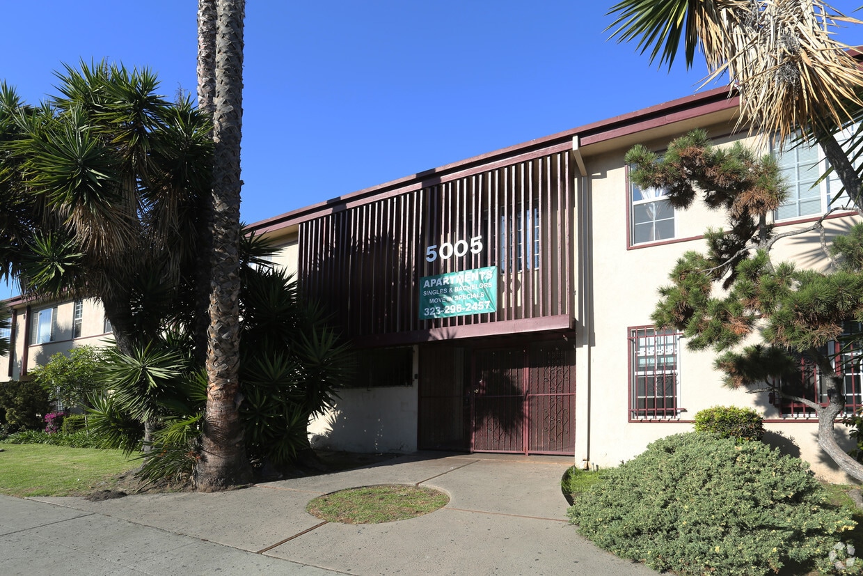 Foto del edificio - 5005 August St