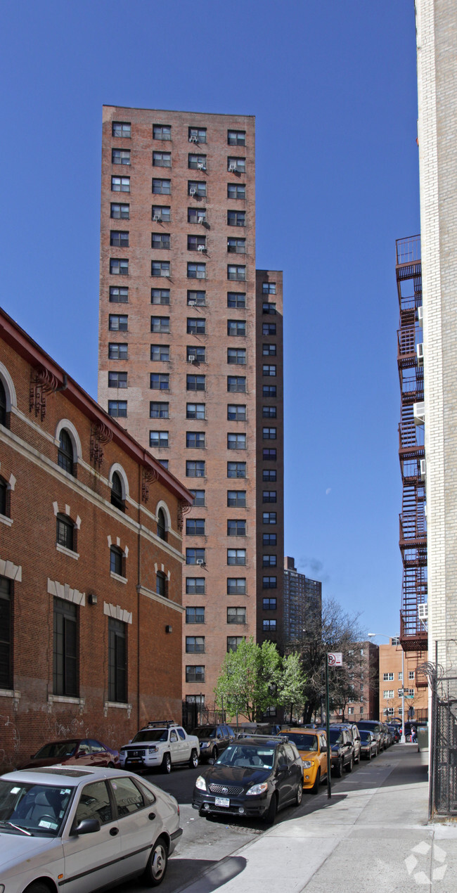 Foto del edificio - Inwood Terrace