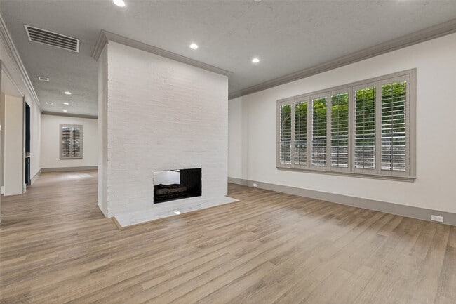 Building Photo - 6030 Steamboat Dr