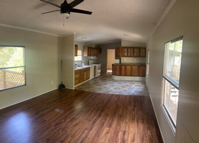 Foto del edificio - 1370 Yorkshire Ln