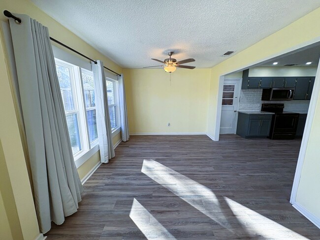 Building Photo - Modern Flair Living In Bayless Atkins Neig...
