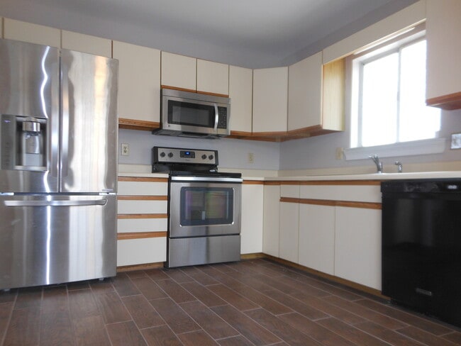 Building Photo - 4127 Lake Mist Dr NW