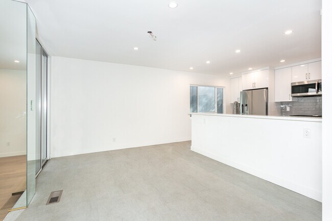 Foto del edificio - 904 Hilldale Ave