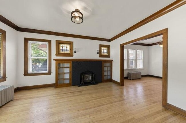 Building Photo - 636 S 19th Ave