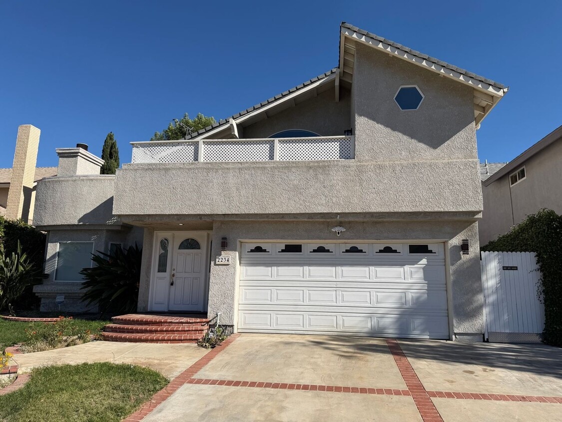 Foto principal - 4 bed, 3 bath cul-de-sac home!