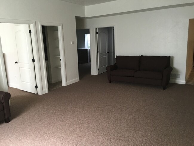 Building Photo - 177 N 600 W