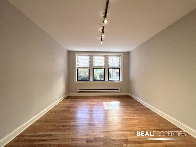 Foto del edificio - 0 bedroom in CHICAGO IL 60647