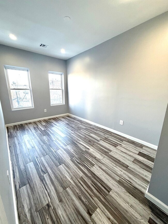 Building Photo - 644 Newark Ave