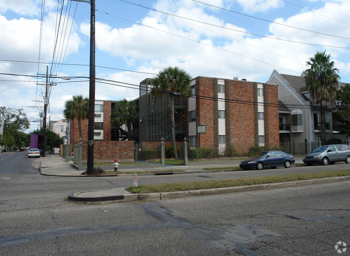 Building Photo - 1135 Jackson Ave