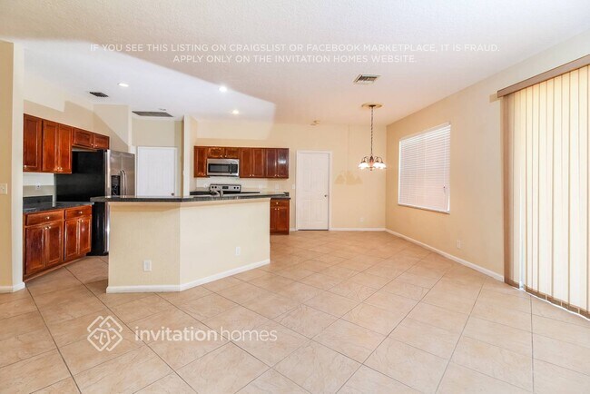 Foto del edificio - 1324 Fishers Pl