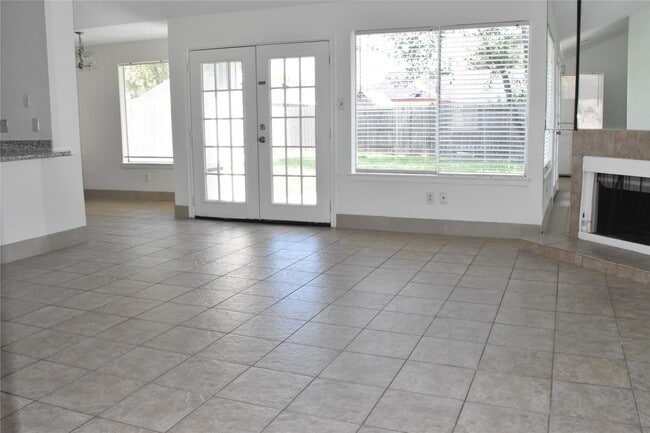 Building Photo - 7215 Caracas Dr