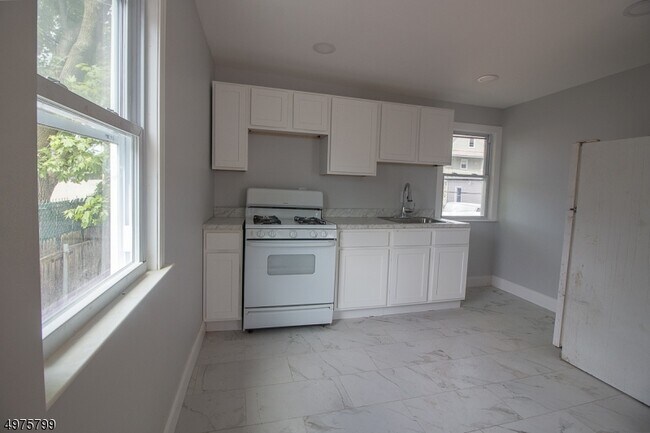 Foto del edificio - 118-120 Lenox Ave
