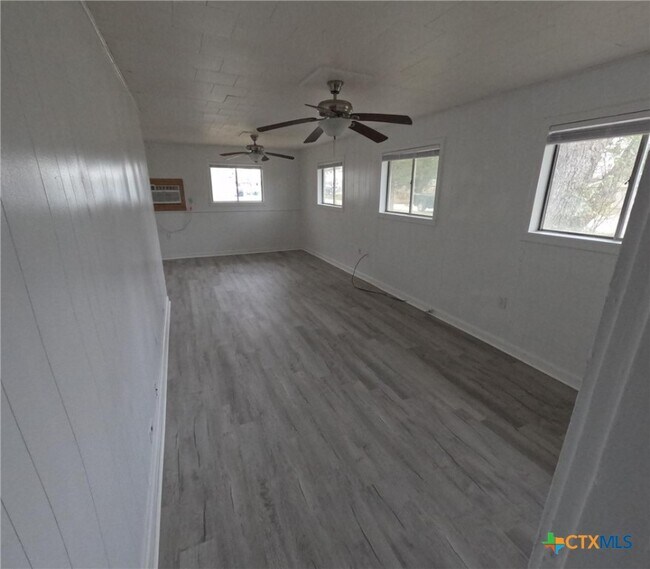 Building Photo - 218 N 4th