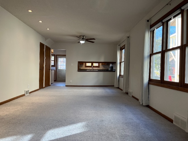Building Photo - 4230 S 39th Ave