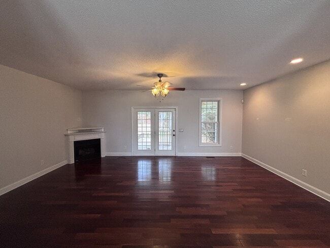 Building Photo - 305 Juniper Creek Blvd