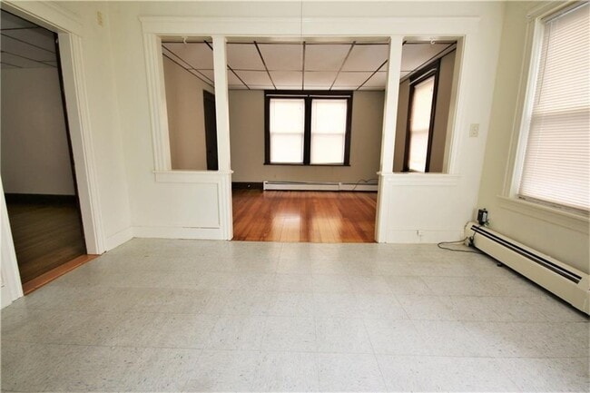 Building Photo - 88 Draper St