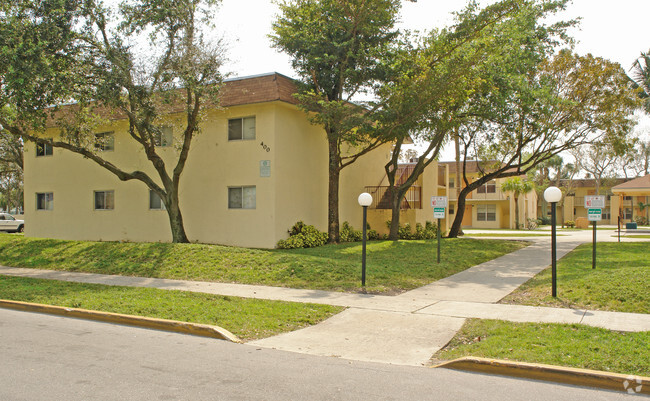 Foto del edificio - Stanley Terrace Apartments