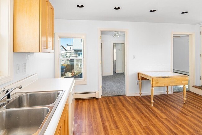 Foto del edificio - 30 Everett Ave