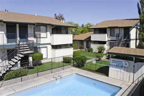 Primary Photo - 3110 N Maple Ave