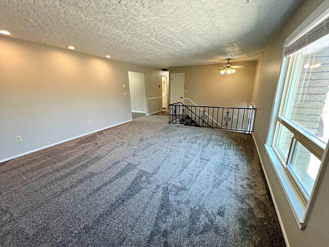 Building Photo - 895 W 8100 S